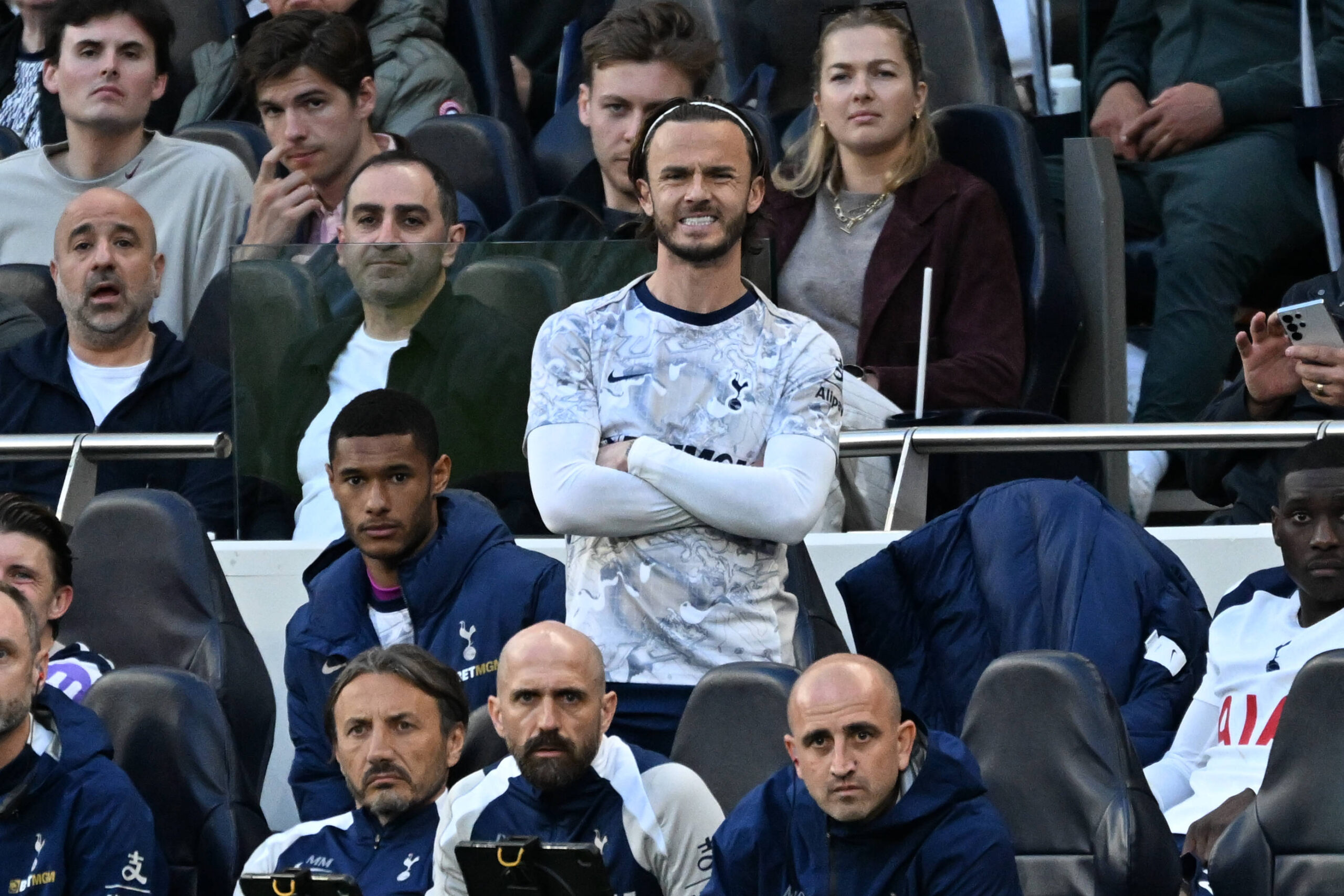 Tottenham'da Maddison Şoku: Omuz Kırığı Sakatlık Krizini Derinleştirdi