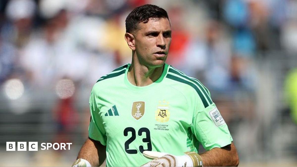 Chelsea, Emiliano Martinez İçin İlk Teması Kurdu