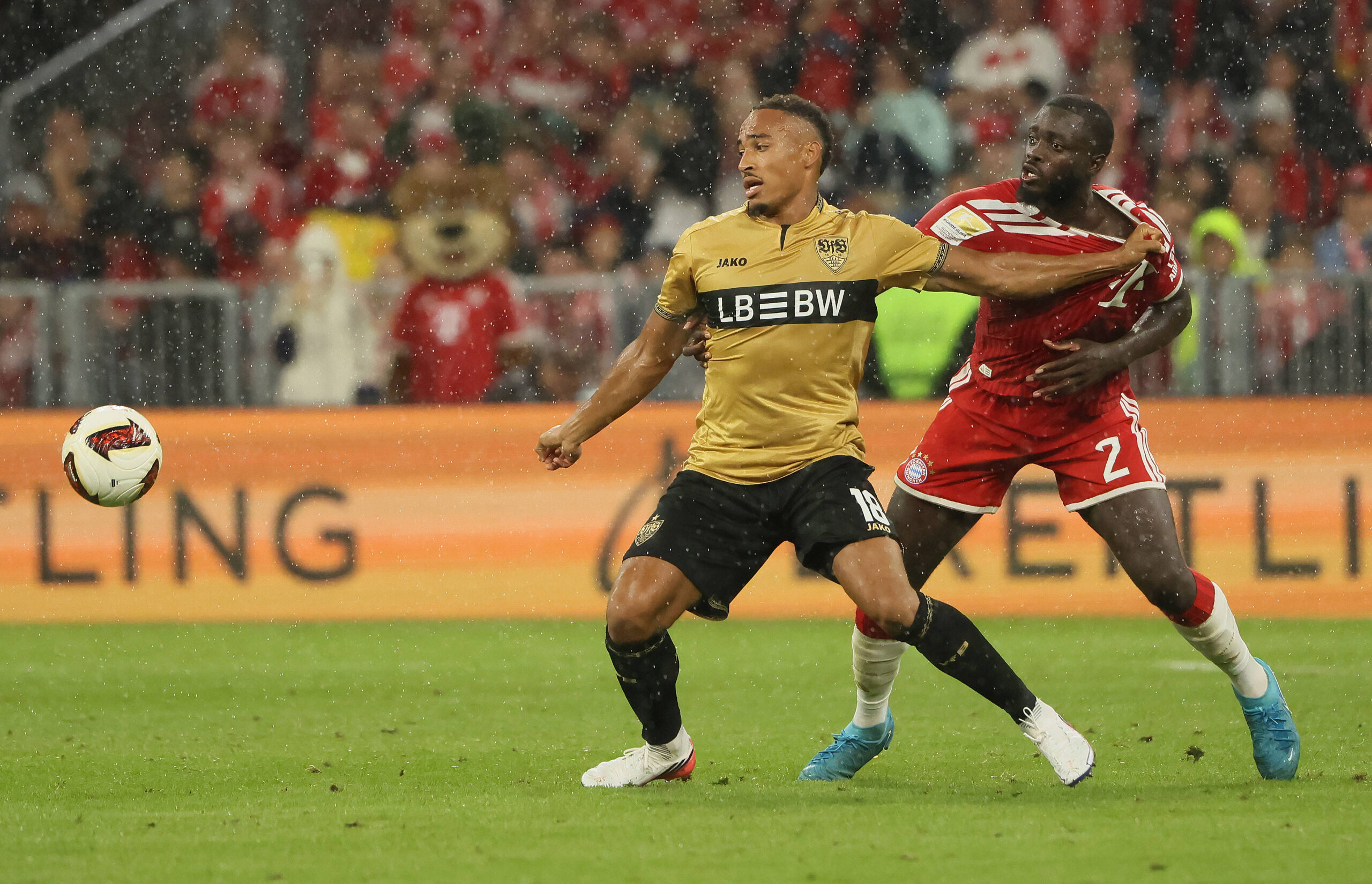 Liverpool'un Yeni Hedefi Jamie Leweling! Transfer Pencere Kapanıyor