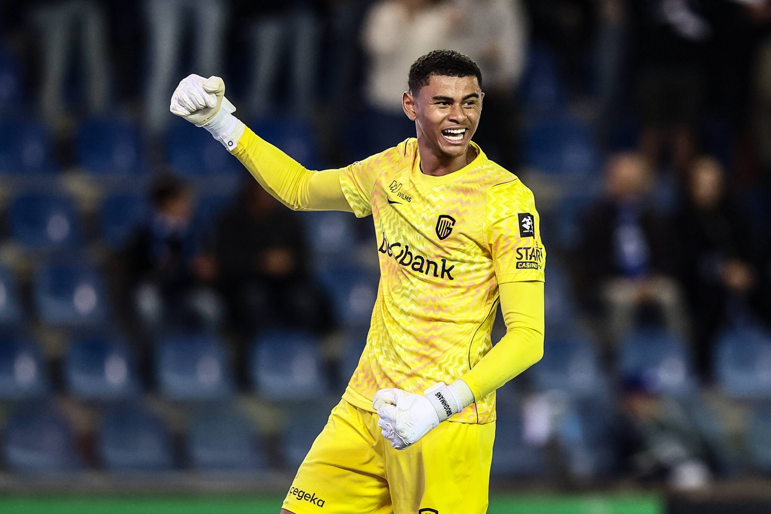 Nottingham Forest, Mamardashvili'yi İstiyor; Liverpool, Genk'in Kalecisini İzliyor