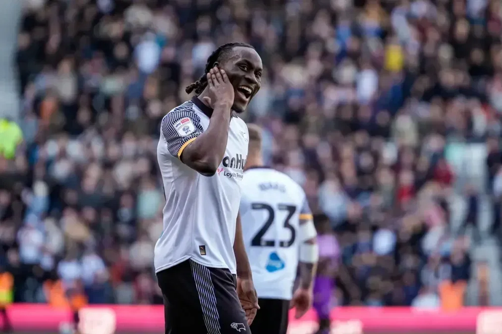 Derby'nin David Ozoh Hamlesi: Hull City'nin Orta Saha Planlarına Etkisi
