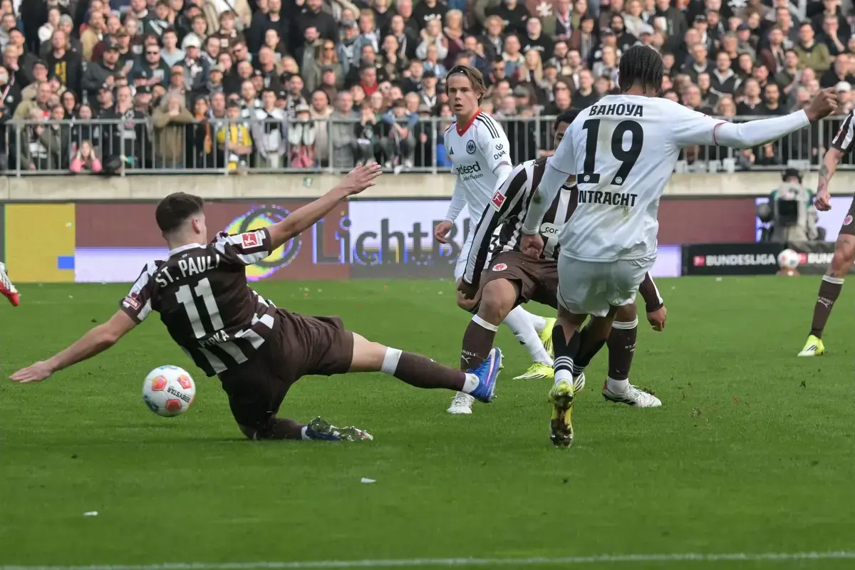 Jean-Mattéo Bahoya: Premier League'in İzlemesi Gereken Hızlı Frankfurt Kanat Oyuncusu