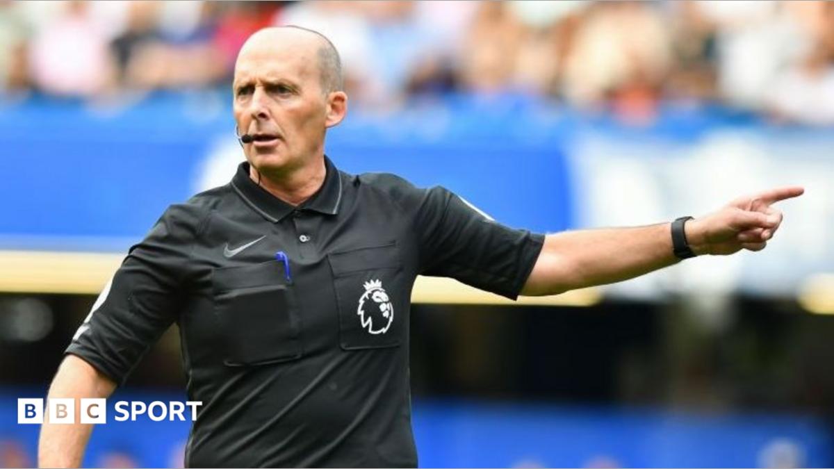 Mike Dean'in Hakemlik İtirafı: Sahada Oyun Oynadım