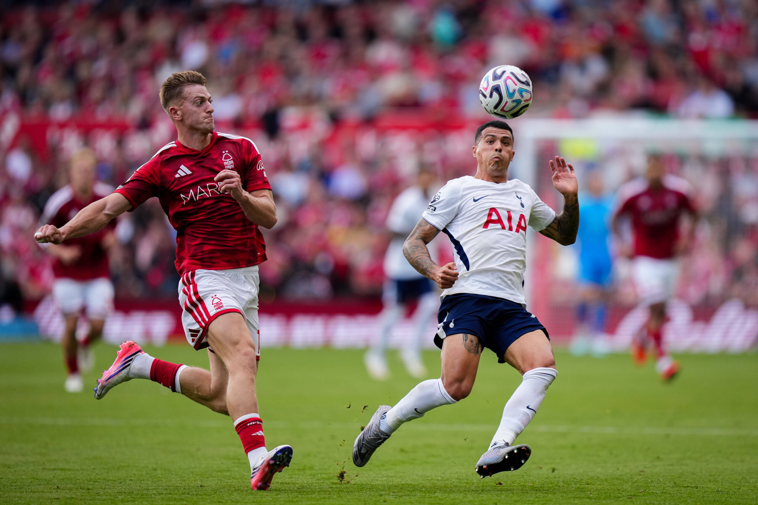 Spurs'tan İlk Puan: Forest Deplasmanında Golsüz Beraberlik
