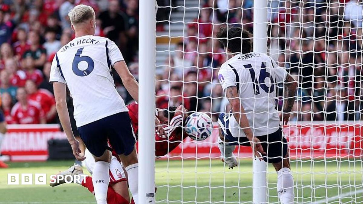VAR Handbol Tartışması: Glasner ve Williams, Forest'ın İptal Edilen Golüne Tepki Gösterdi
