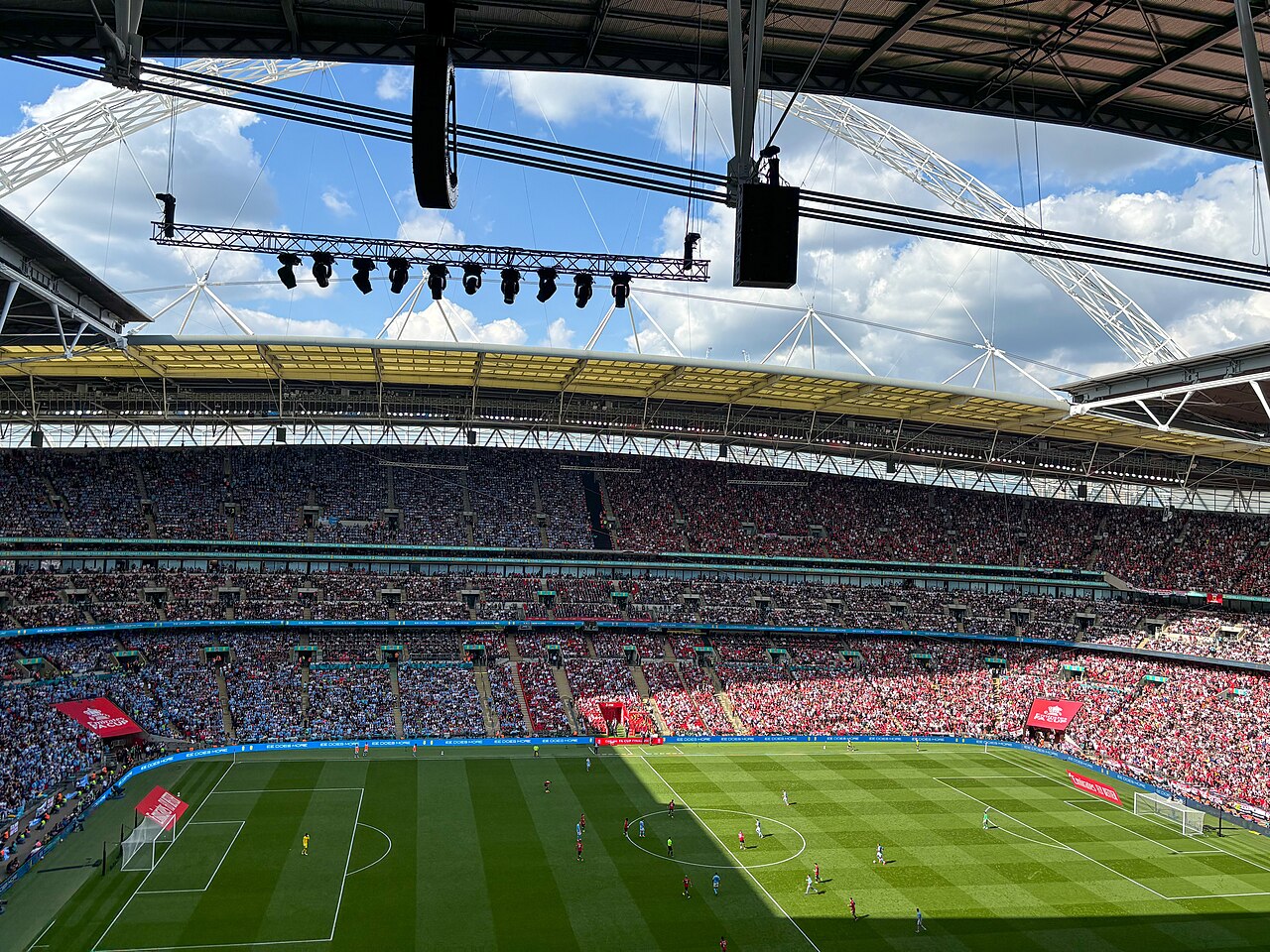 Manchester City'nin Premier Lig Macerası: Zorluklardan Zirveye