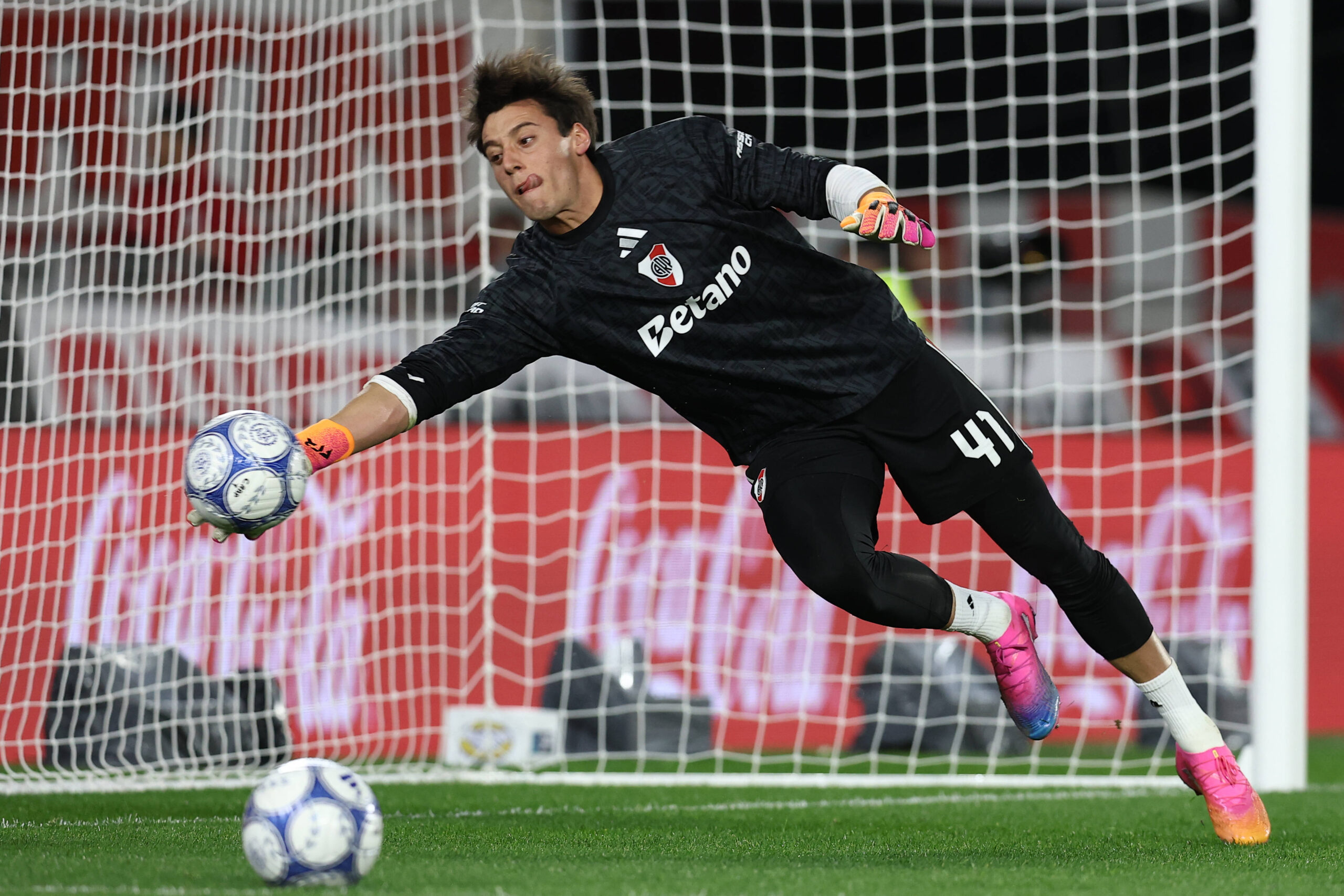 Man Utd, River Plate'in 21'lik kalecisi Santiago Beltran'ın peşinde