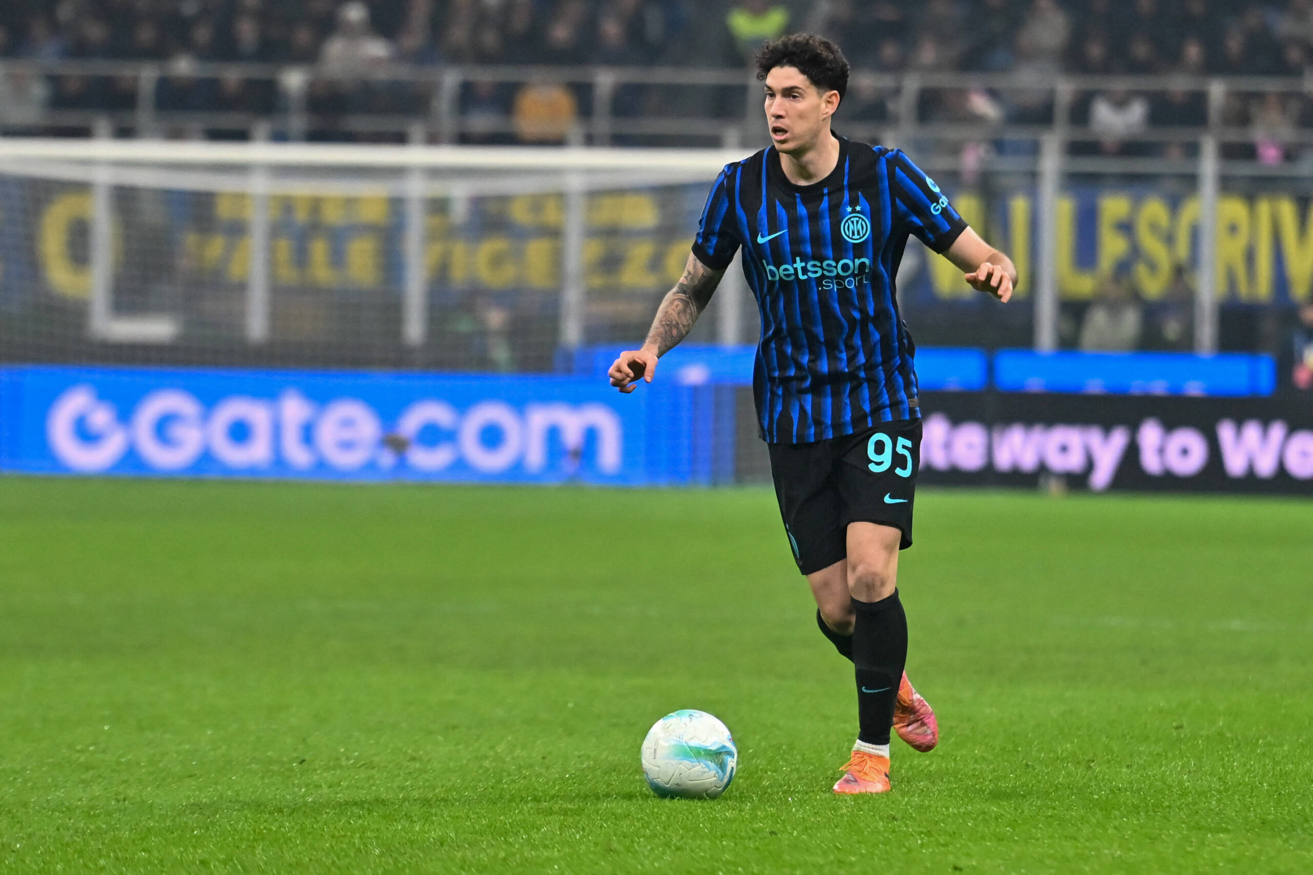 Chelsea, Liverpool'un 70M€'luk Bastoni yarışına katıldı