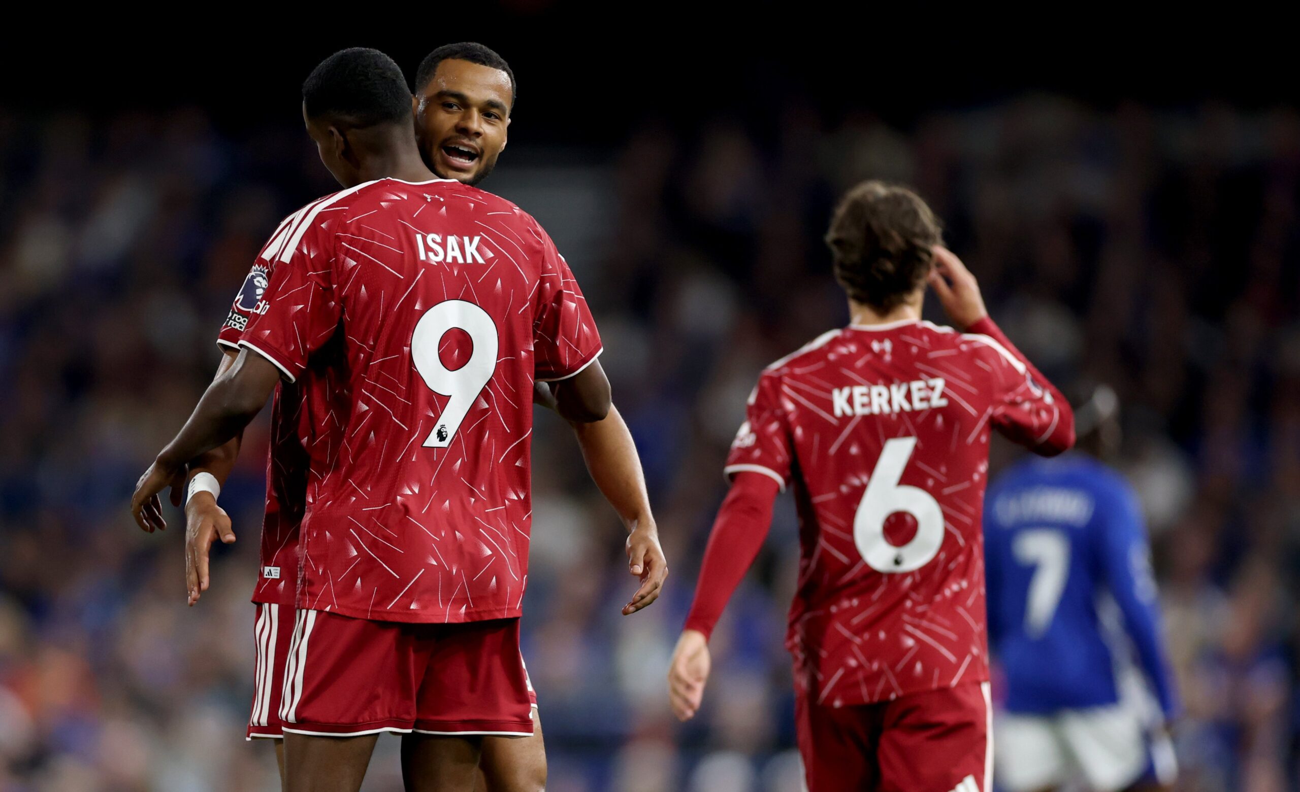 Liverpool'da İsak ve Gakpo Şoku: Man City Maçı Öncesi Sakatlık Krizi
