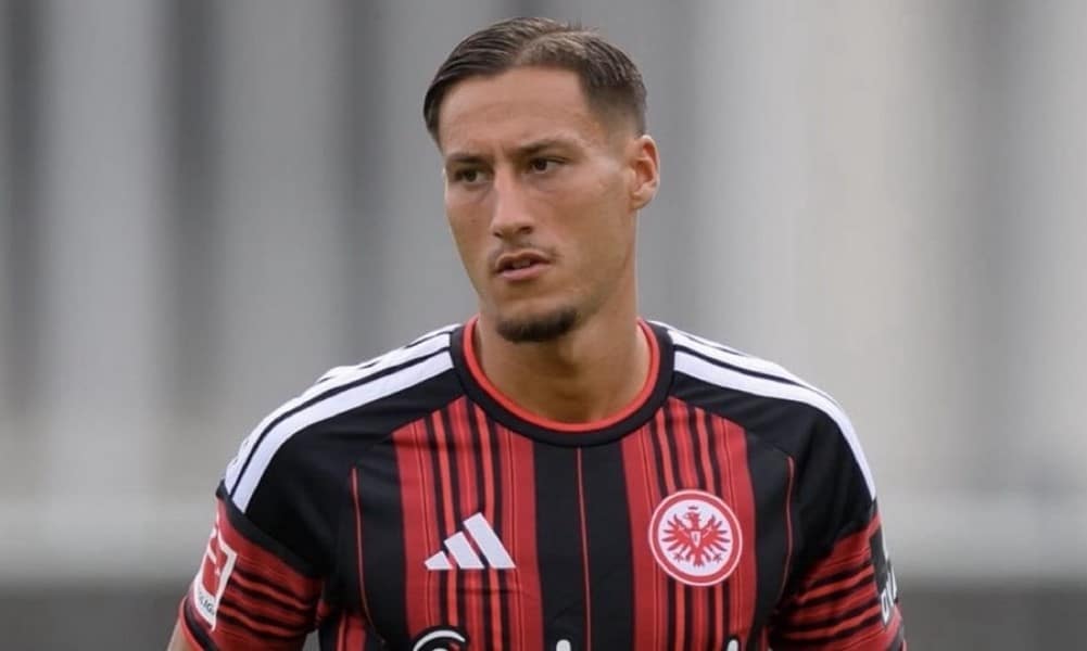 Tottenham, Frankfurt'un Yıldız Forveti Ebnoutalib İçin Ocak'ta Harekete Geçebilir