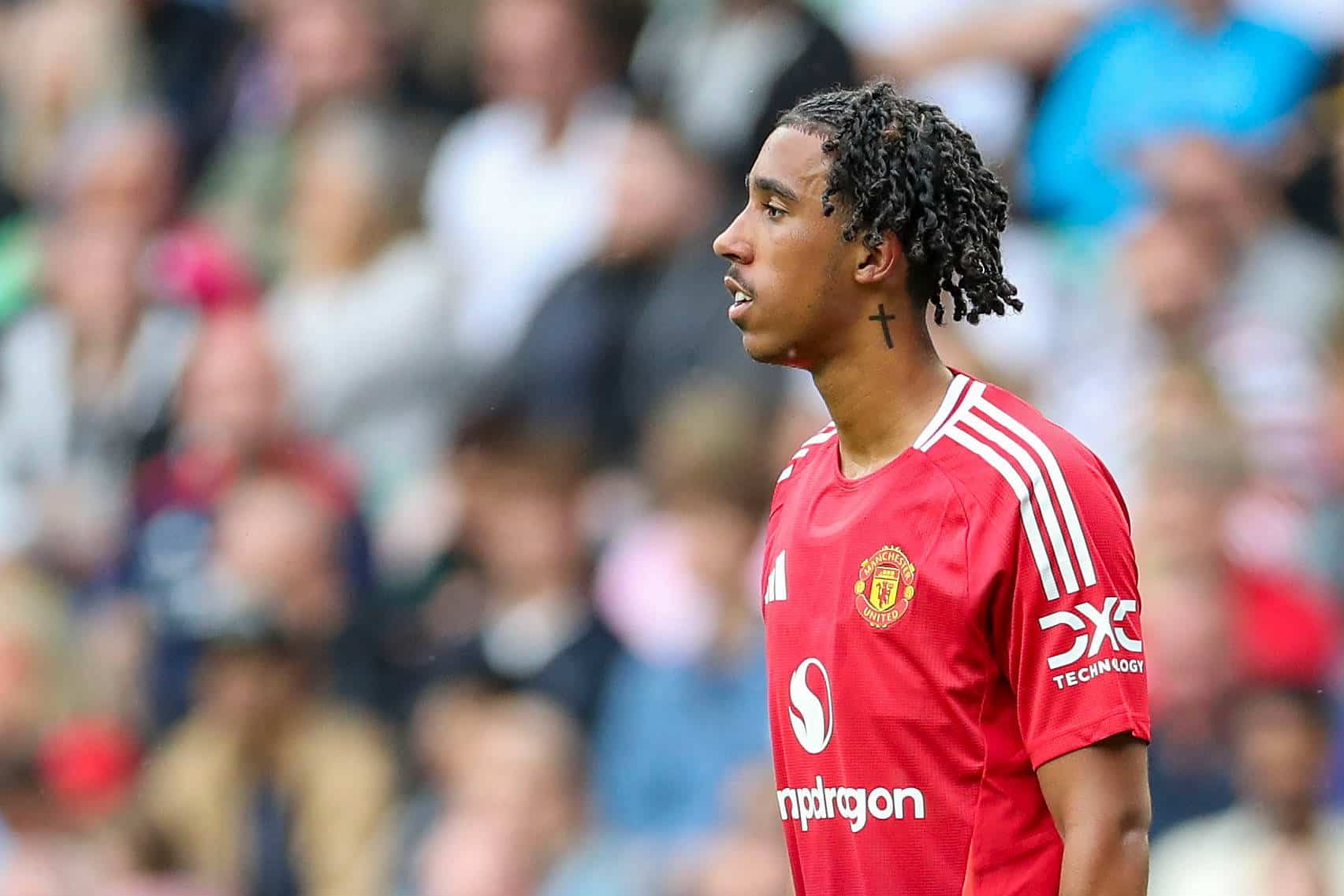 PSG, Leny Yoro'yu İzliyor: Man Utd Kasım'da Masaya Oturuyor