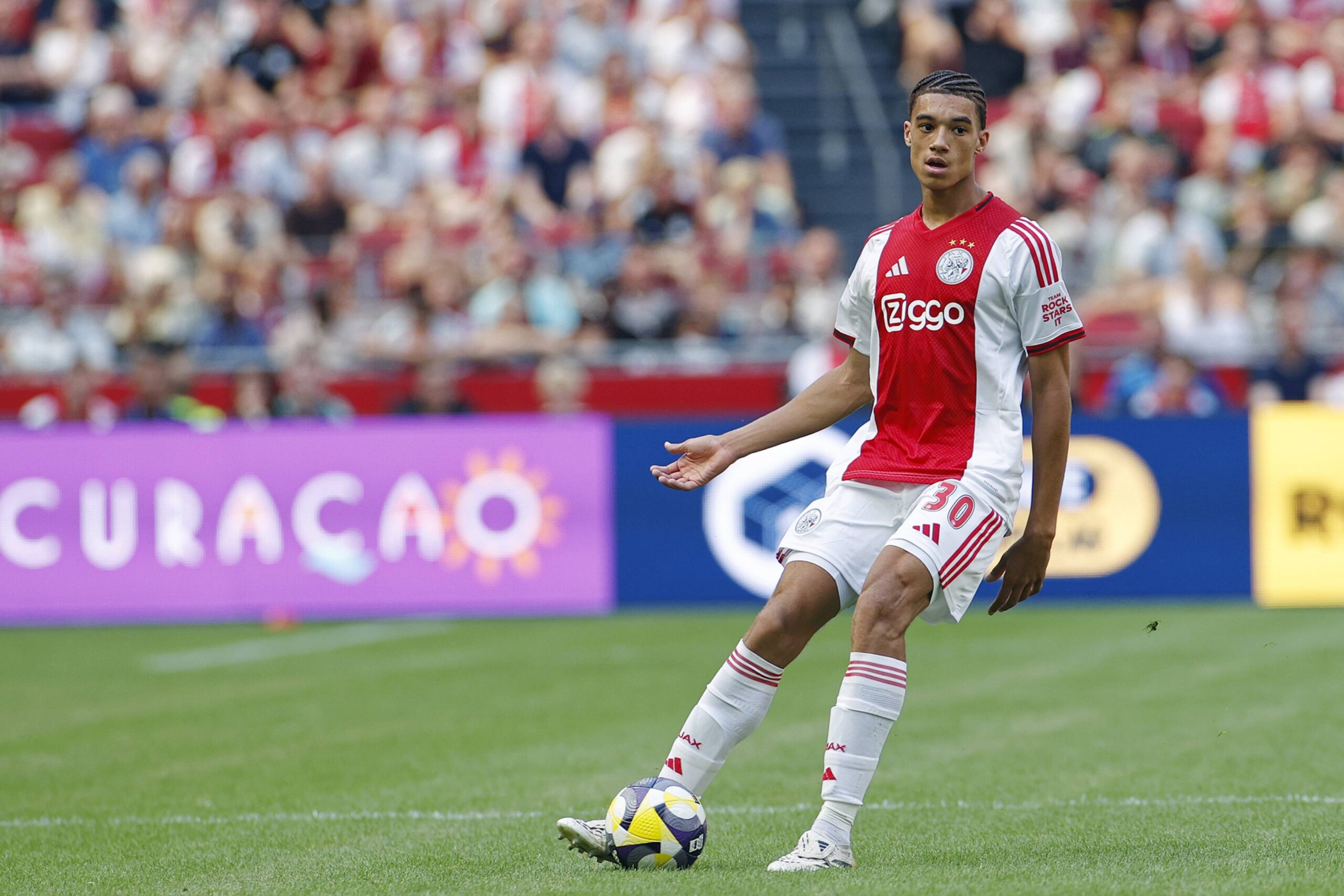 Newcastle, Ajax'ın 19'luk stoperi Bouwman'ın peşinde