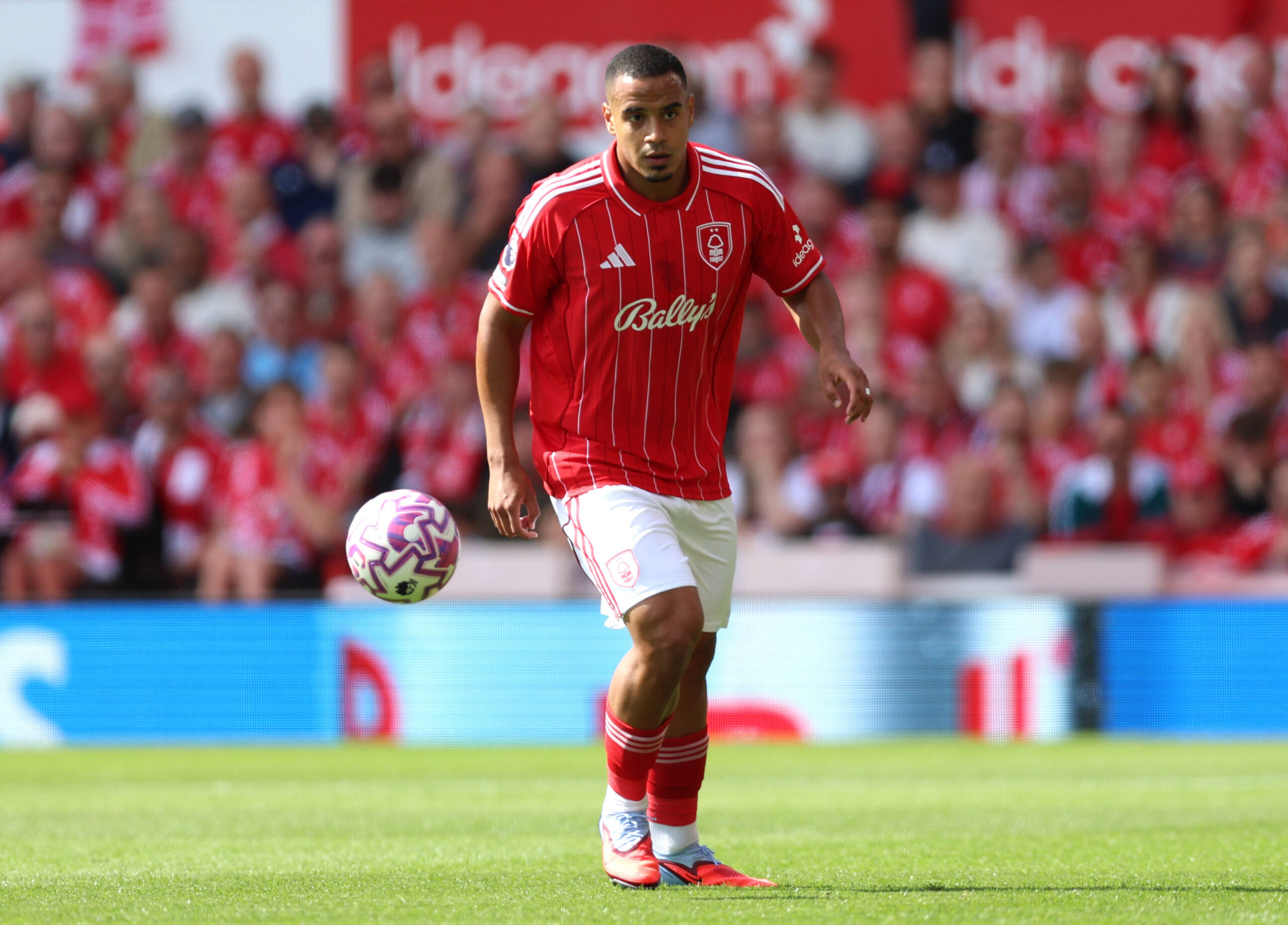 Man Utd Murillo için 70-80 M£ ödeyecek! Forest kapıyı kapattı