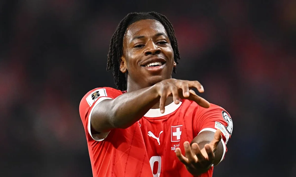 Liverpool, Mac Allister Yerine Manzambi'nin Peşinde