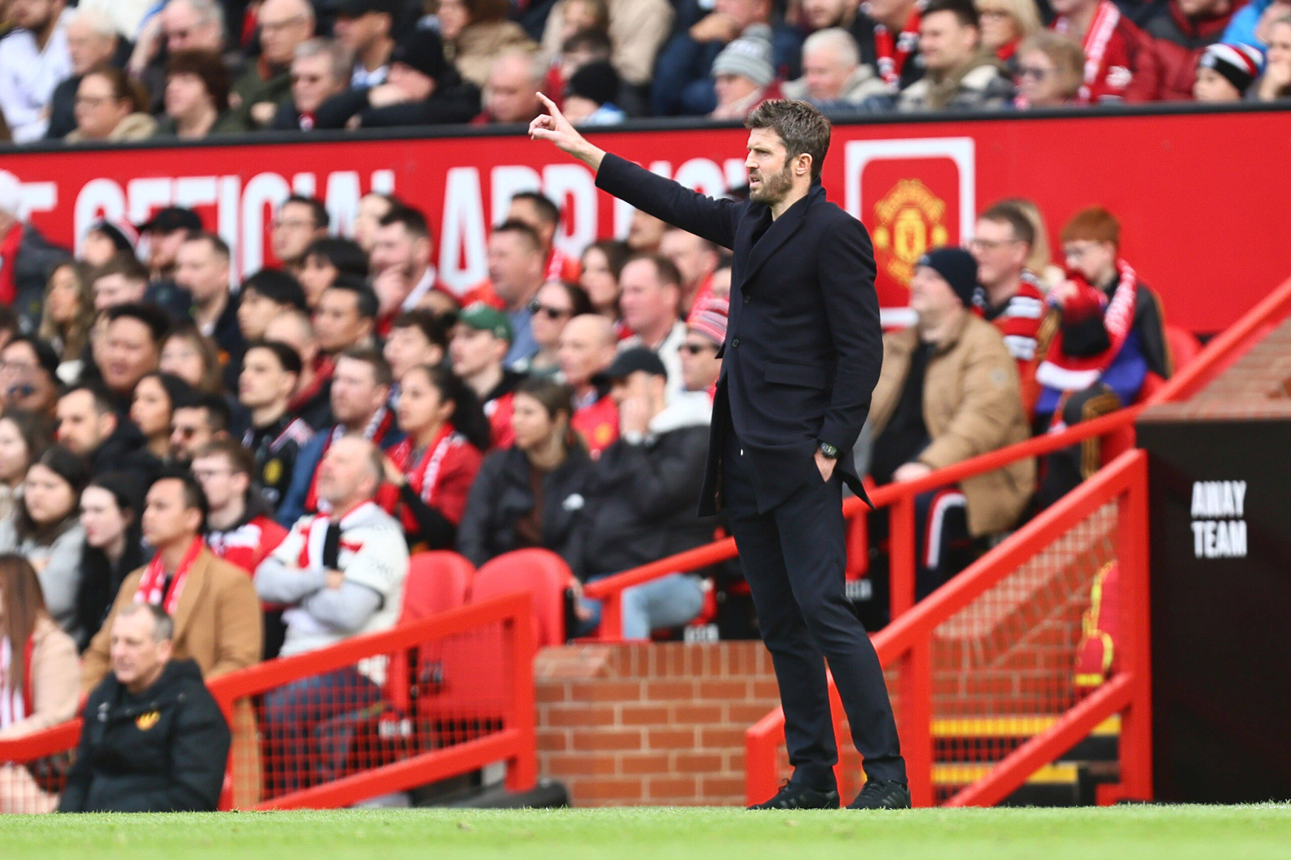 Bruno Fernandes'ten Carrick'e baskı: United 4-1 Como'ya yenildi