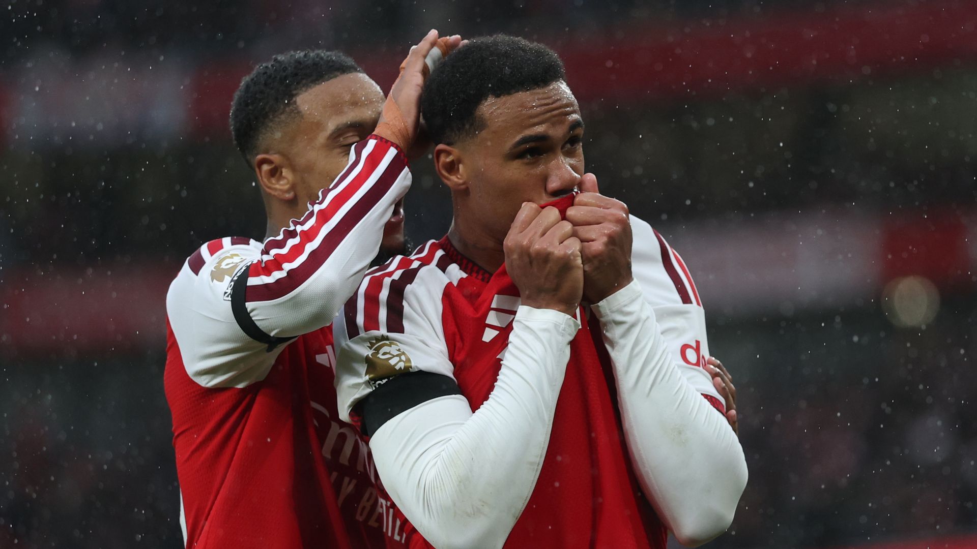 Arsenal 2-0 Everton: Konsa ve Gabriel ile zirveye ortak