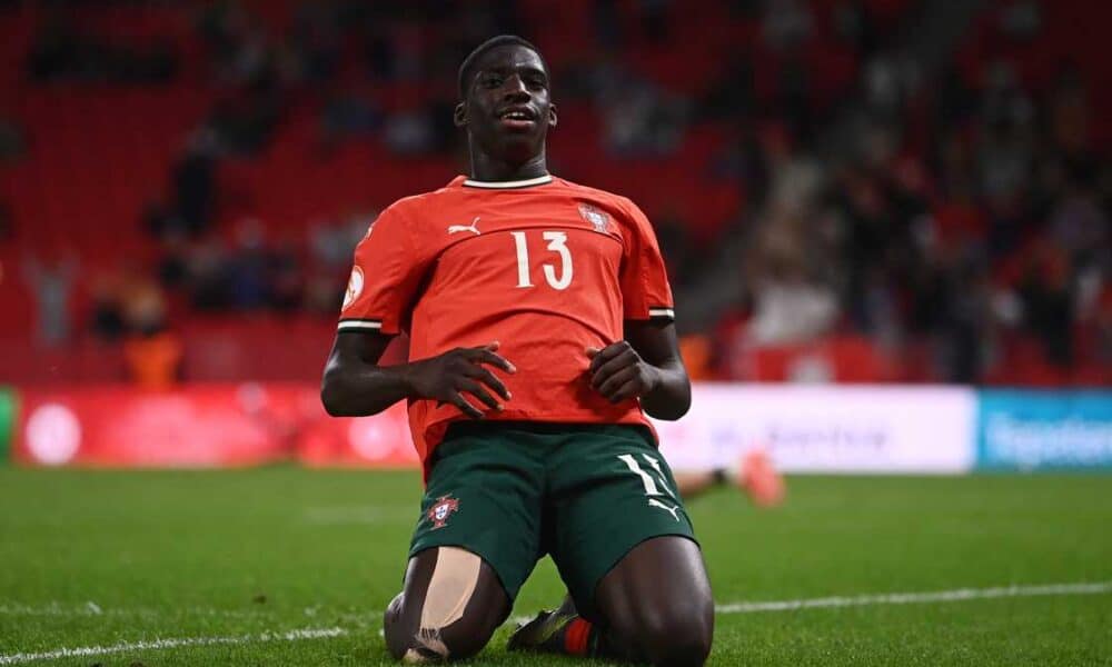 Chelsea ve Liverpool, Benfica'nın 45M€'luk yıldızı Banjaqui için karşı karşıya