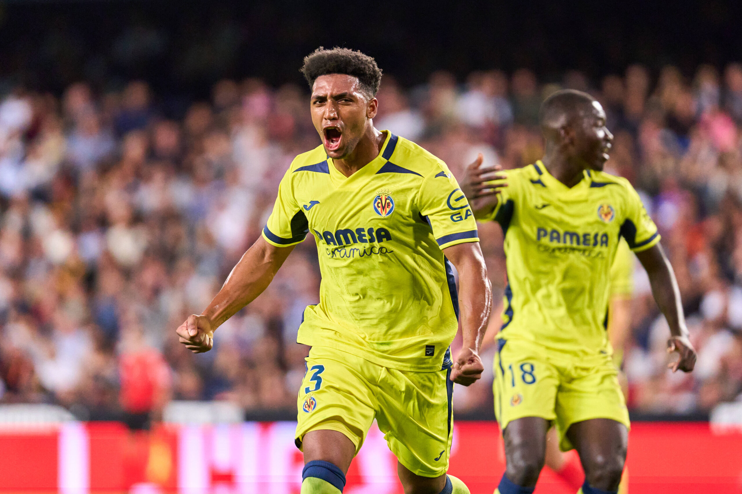 Tottenham, Pedro Porro'nun yerine Alex Freeman'ı istiyor