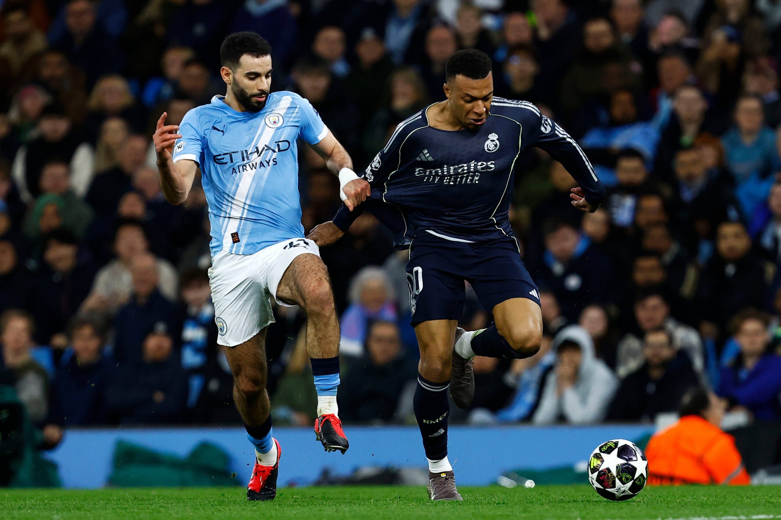 Man United'a Ait-Nouri Fırsatı: City 30 Milyon İstiyor